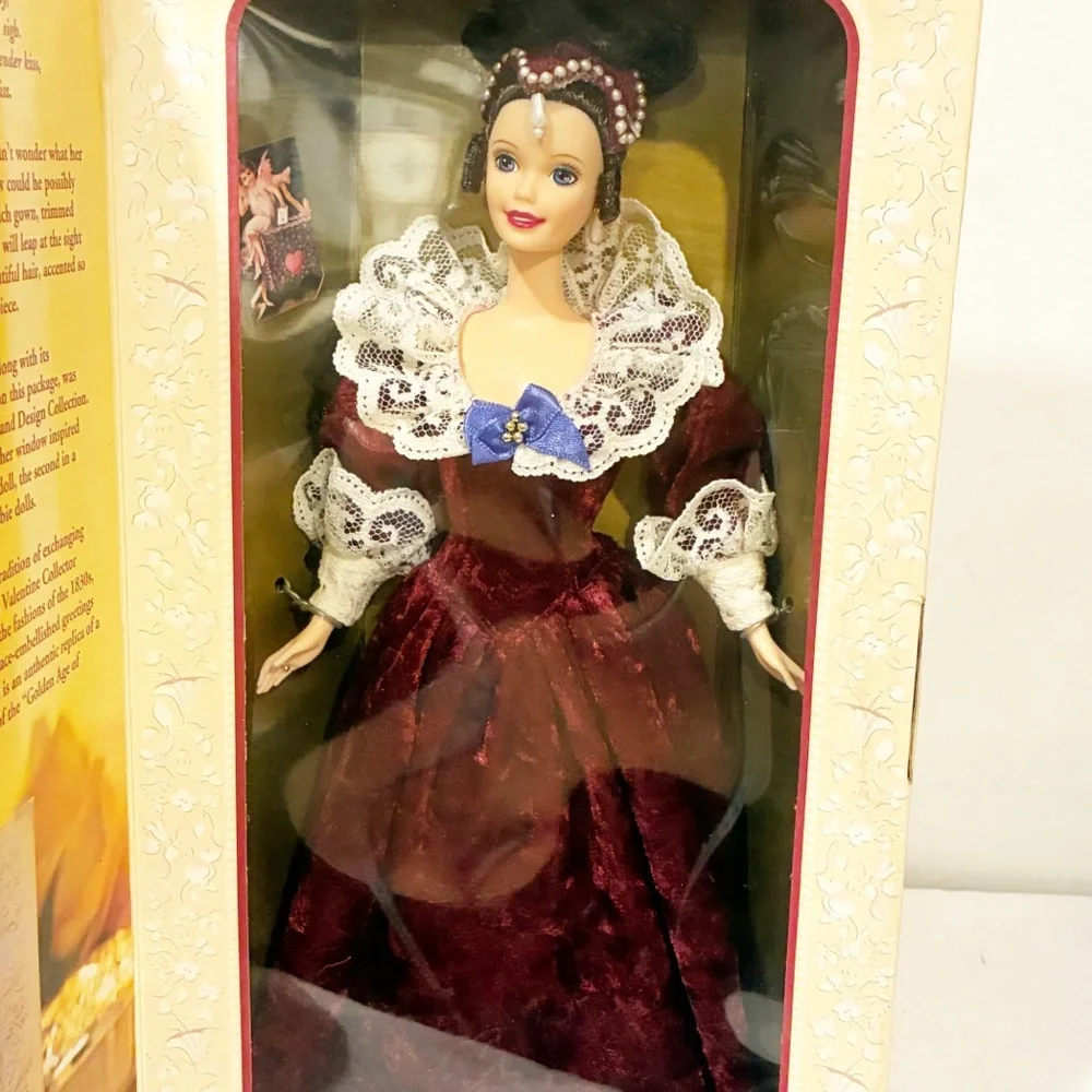 Vintage Sentimental Valentine Barbie (Hallmark Special Edition) New‎ In Box Doll